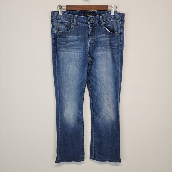 Lucky Brand Sweet Bootcut Jeans Size 10 30" Medium Wash Distressed Stretch Soft - Picture 1 of 14